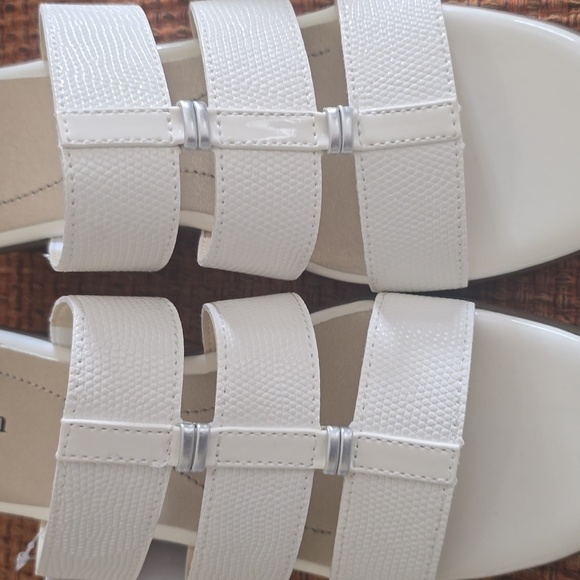 EAST 5TH BRAND WOMENS WHITE DRESSY SUMMERTIME SANDALS SIZE 7.5 MEDIUM - Picture 16 of 16